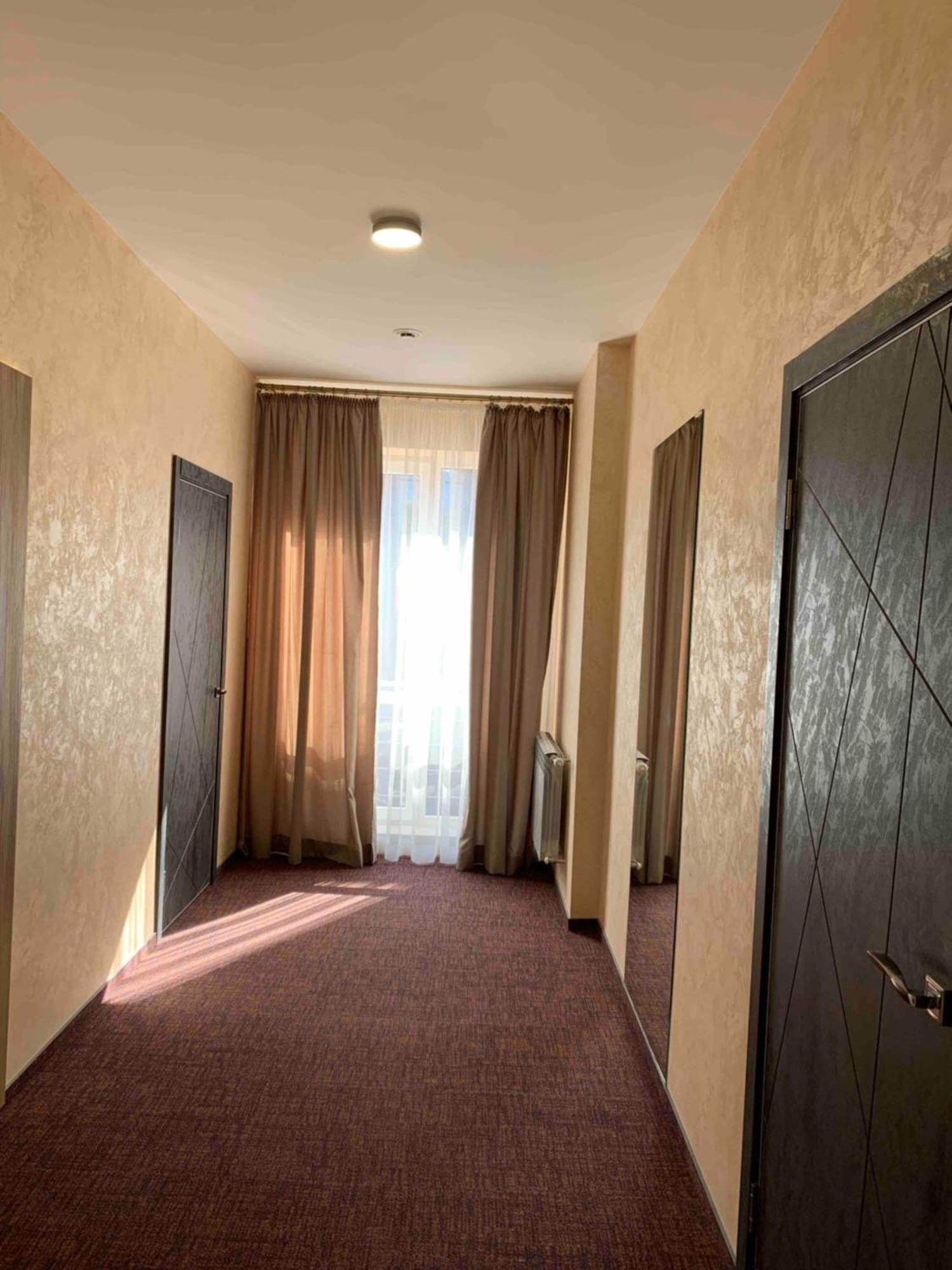 Arta City Hotel Yavoriv  Bagian luar foto
