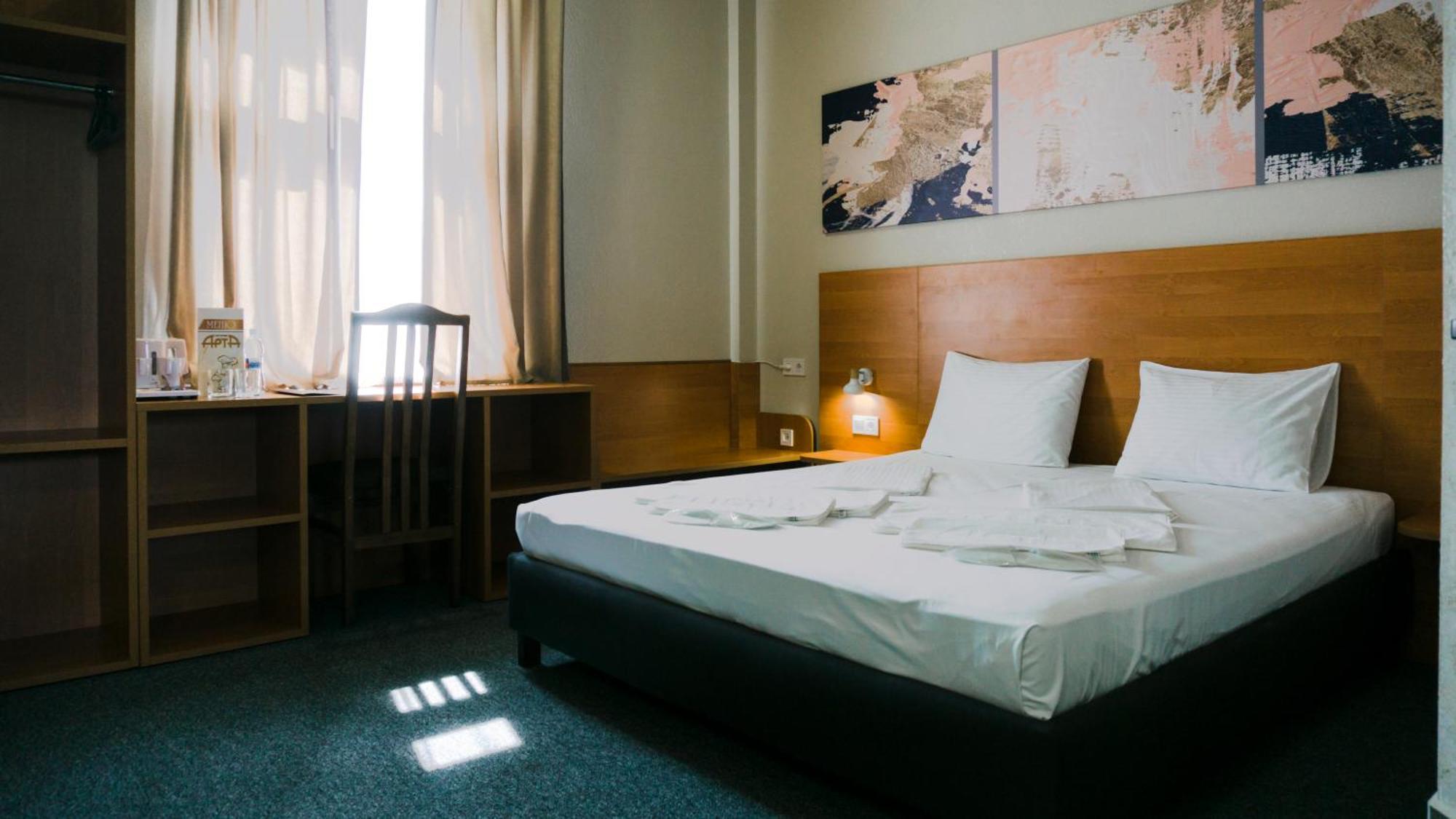 Arta City Hotel Yavoriv  Bagian luar foto
